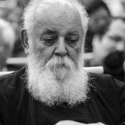 کاور میان من و او
