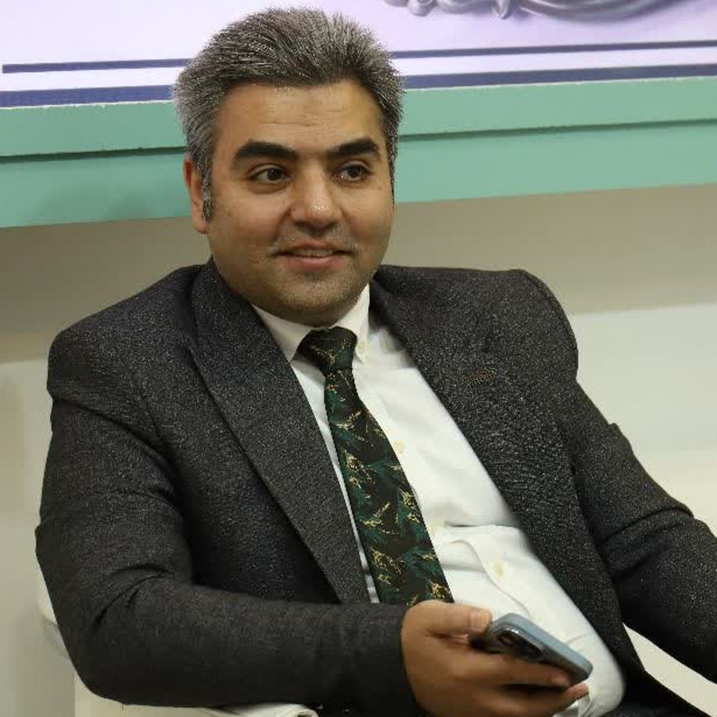 کاور اپیزود چهلوسوم؛ محمود حامدی فر (بنیانگذار حلوا لند؛ از ورشکستگی تا ساخت یک برند خوشمزه)