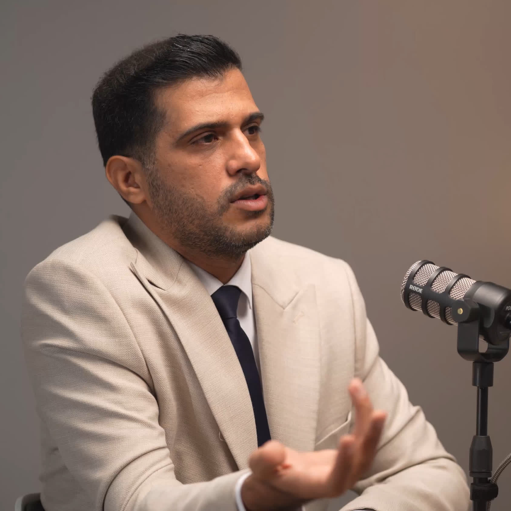 کاور اپیزود پنجاهودوم؛مهندس علی امانی (مدیرعامل شرکت فنی مهندسی دَها بتن زیست)