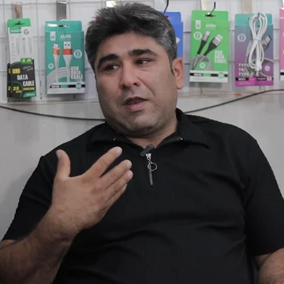 کاور اپیزود هفدهم؛ برادران منصوریان: شرکت گسترش امواج کرخه (تولیدی لوازم جانبی موبایل و کامپیوتر)