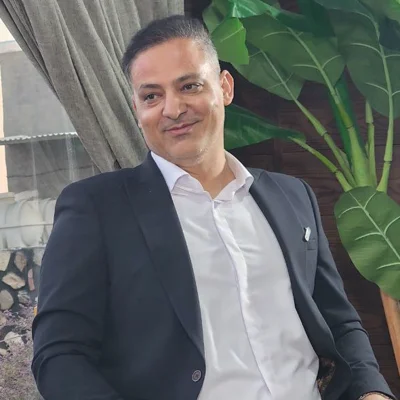 کاور اپیزود بیست و چهارم، محمد مهرمنصوری (بنیانگذار باغ رستوران فلاحت، بزرگترین روف گاردن جنوب غرب کشور)