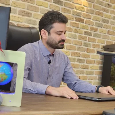 کاور اپیزود ششم؛ احسان ورشوساز، مدیر شرکت آوان طب (تولیدکننده و صادرکننده تجهیزات پزشکی پیشرفته به 5 قاره جهان)